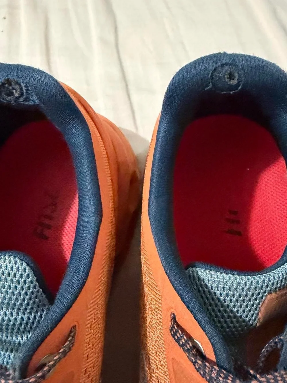 Men’s On Cloudstratus Orange Running Shoes Size 10.5